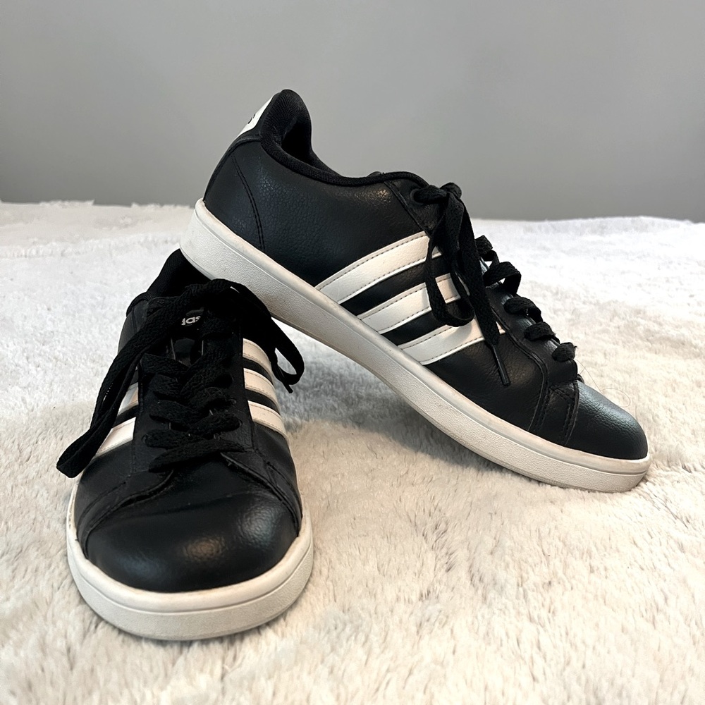 Men’s Adidas Cloudfoam Sneakers, Size 9.5
